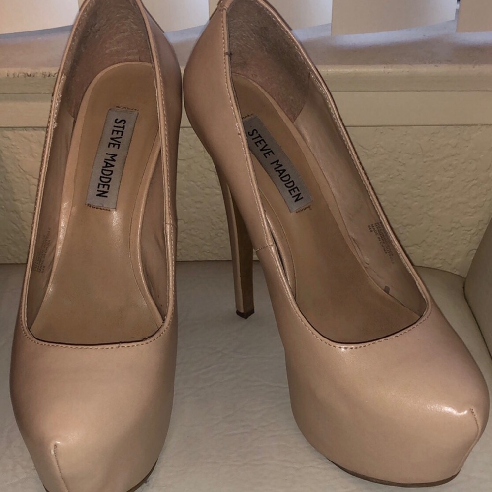 Steve Madden Deja Vu Nude leather pumps